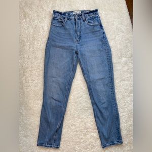 Abercrombie High Rise Curve Love Mom Jean
